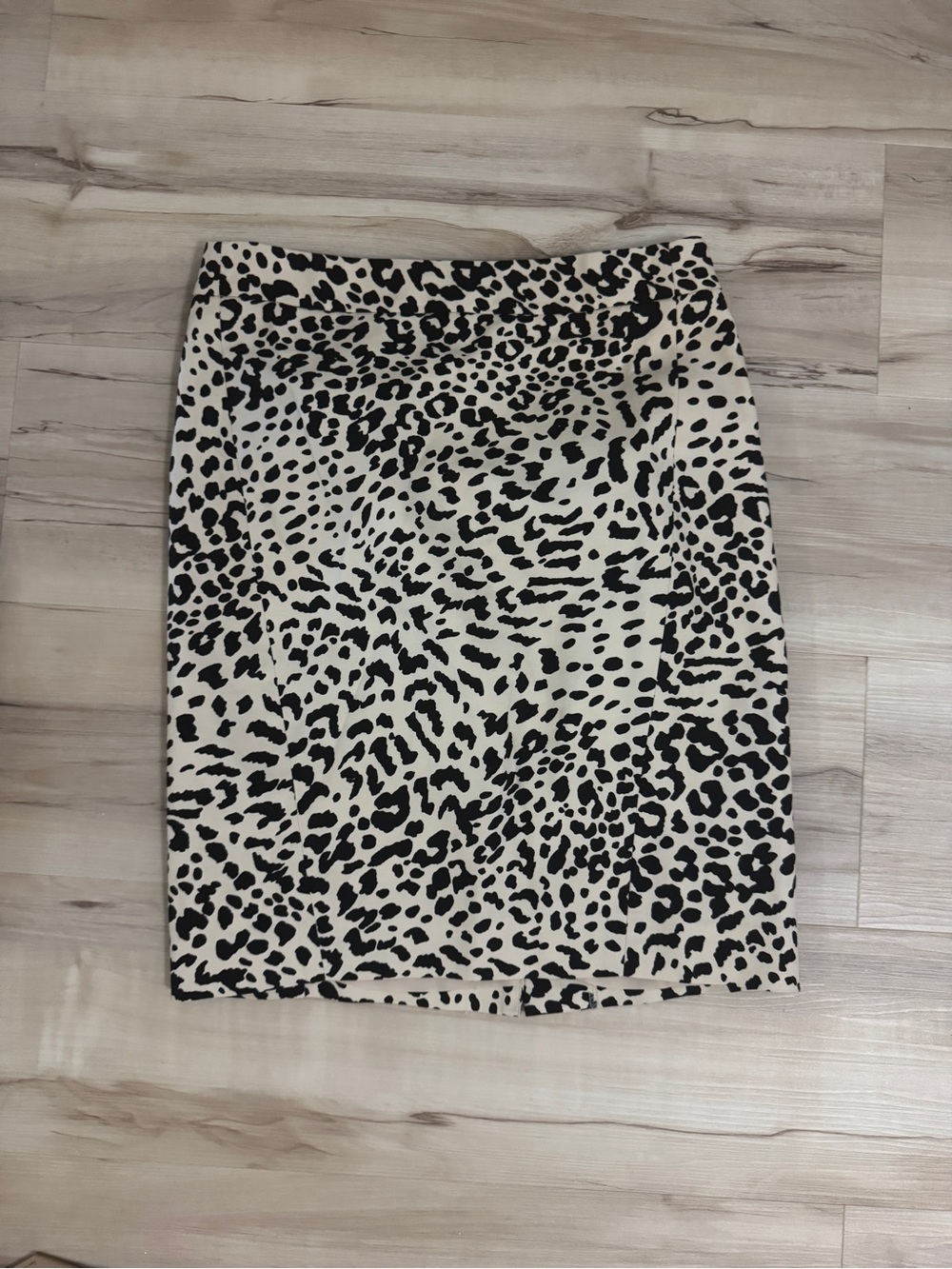 #27 LOFT Black and Cream Leopard-Print Pencil Skirt